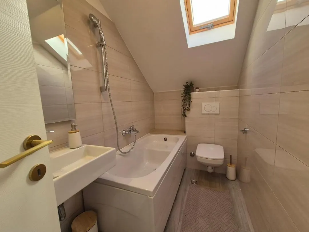 Brand-New Apartment Near The Beach Kastela